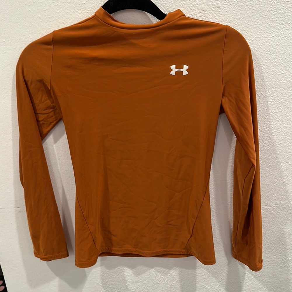 Workout underarmour top